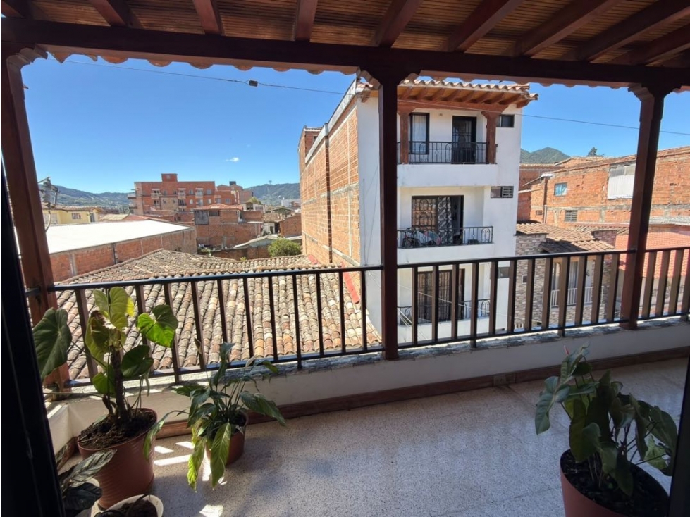 Se vende tercer piso con terraza a una cuadra del parque de El Carmen - 6