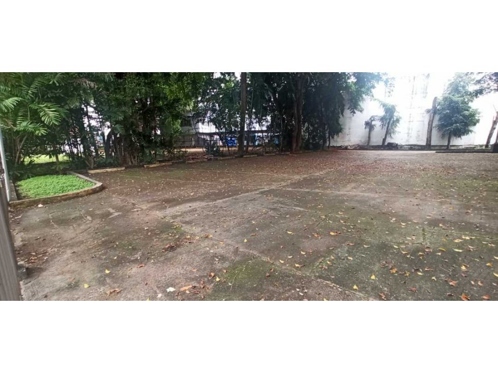 Se Vende Terreno cerca de Calle 50 - 6