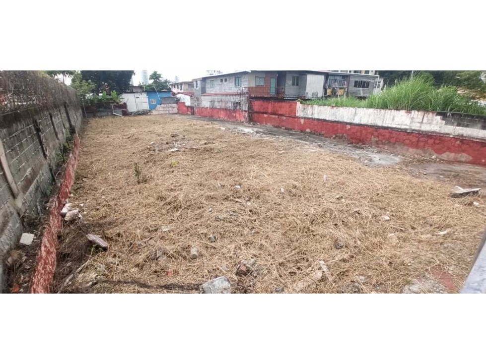 Se Vende TERRENO!! Con Excelente ubicación en Parque Lefevre. - 3