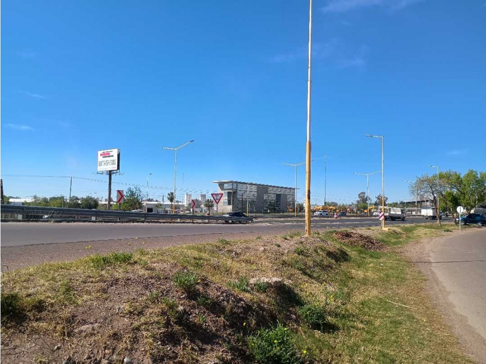 Terreno en Venta 1318 m2 gran visibilidad en oeste de Acceso Sur. - 3