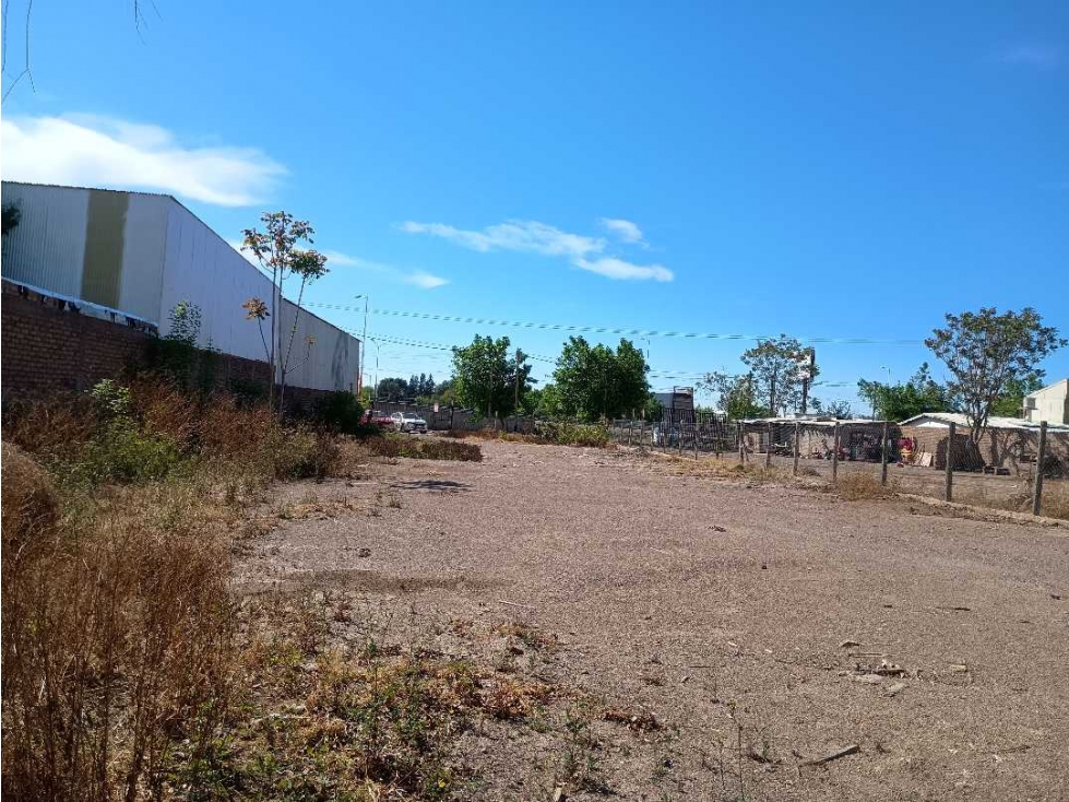 Terreno en Venta 1318 m2 gran visibilidad en oeste de Acceso Sur. - 4