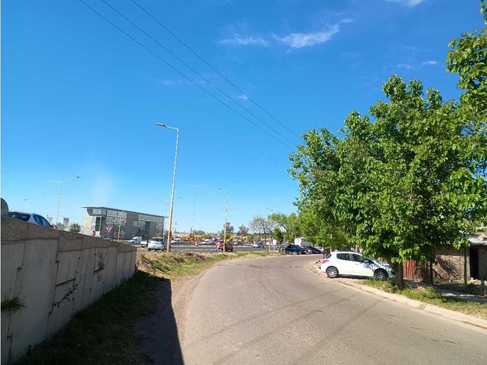 Terreno en Venta 1318 m2 gran visibilidad en oeste de Acceso Sur. - 5