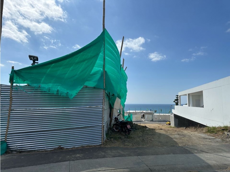 SE VENDE TERRENO DE 517 M2 en URBANIZACIÓN MARINA BLUE, MANTA - 3