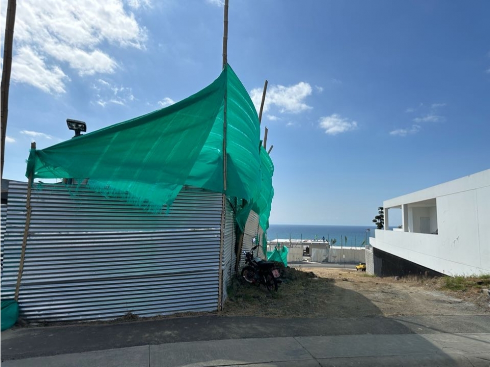 SE VENDE TERRENO DE 517 M2 en URBANIZACIÓN MARINA BLUE, MANTA - 5