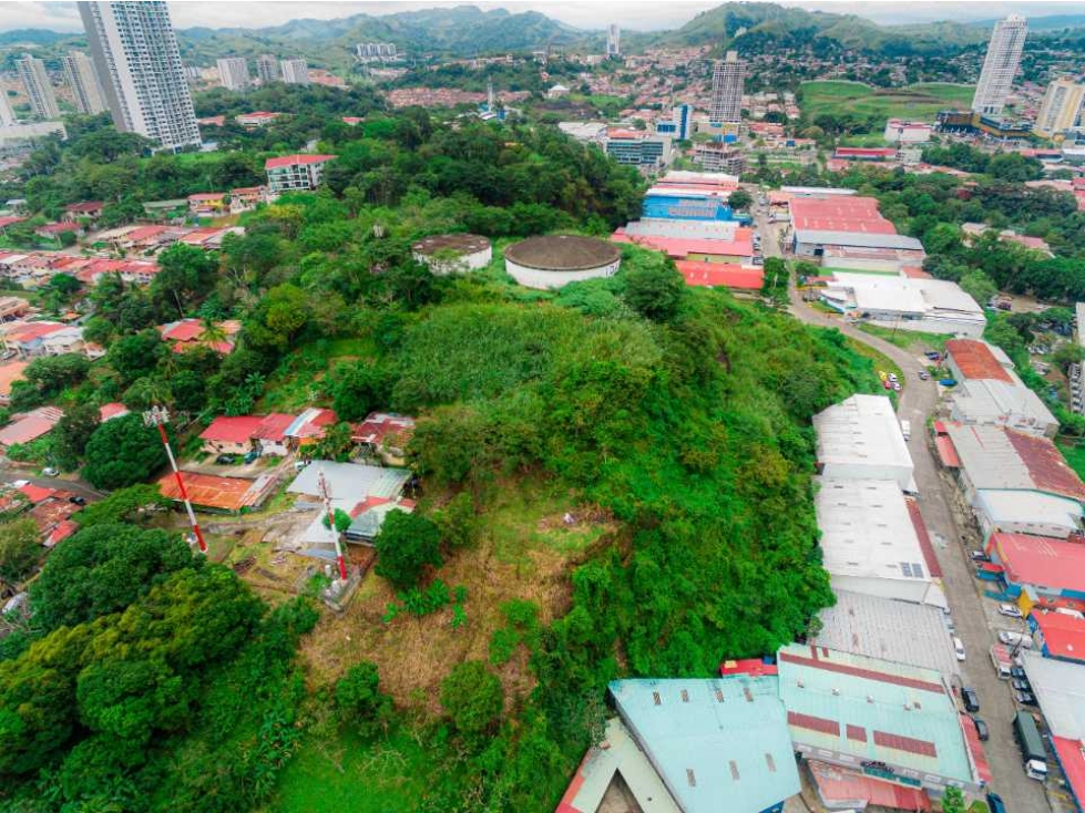 Se Vende Terreno de 6,185 mts en Urbanización Industrial Orillac e+ - 2