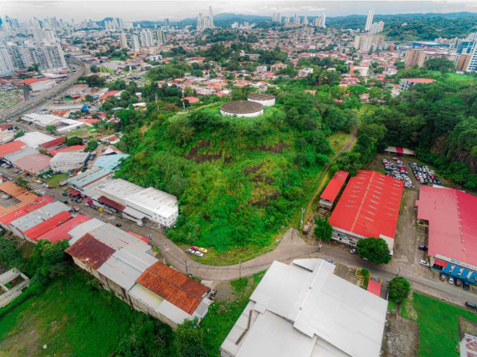 Se Vende Terreno de 6,185 mts en Urbanización Industrial Orillac e+ - 3