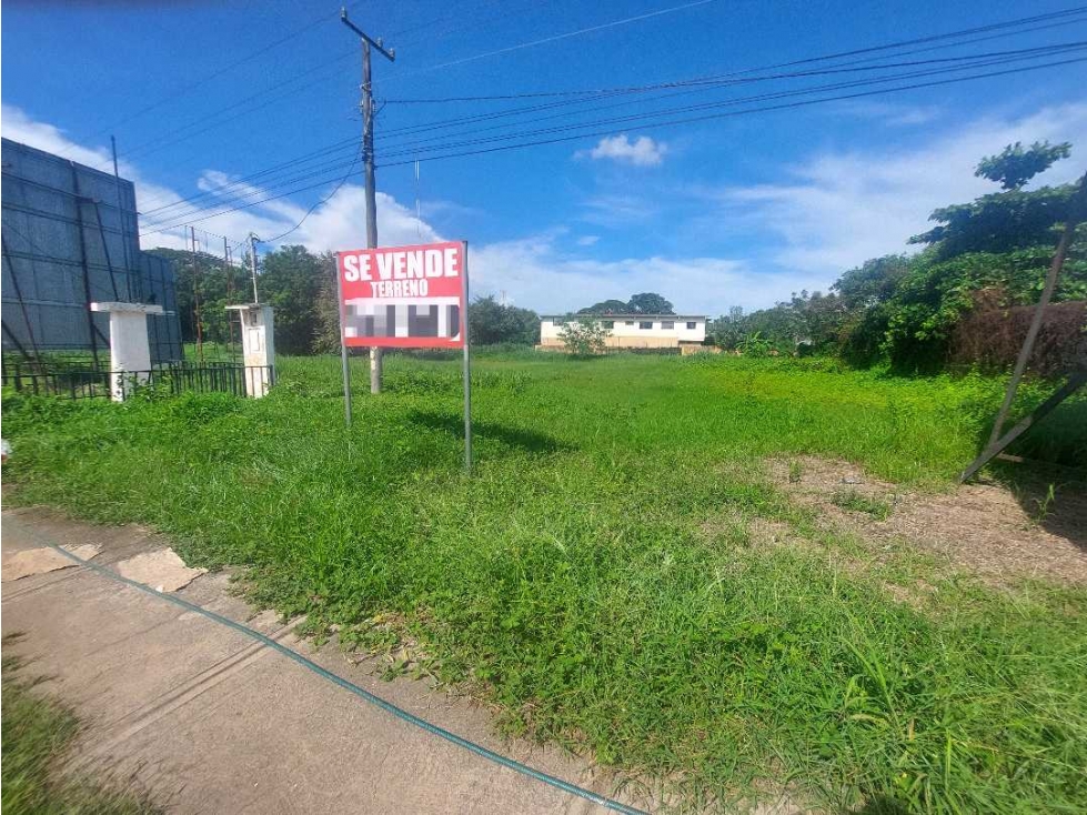 Se vende Terreno en Via principal La Villa de Los Santos. - 2