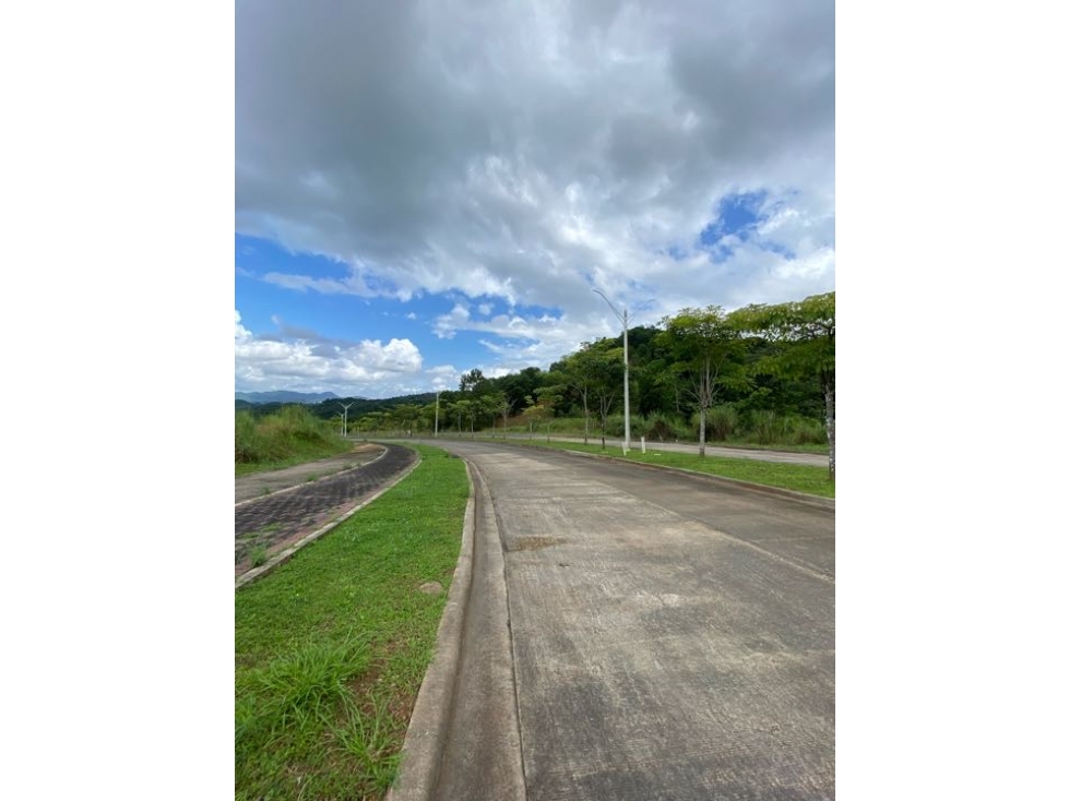 PEDREGAL/ Terreno en Green Valley/ VENTA - 4