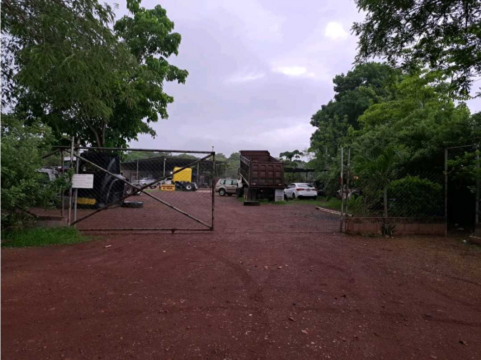 SE VENDE TERRENO RESIDENCIAL CON TALLER DE AUTOS EN POCRI DE AGUADULCE - 2