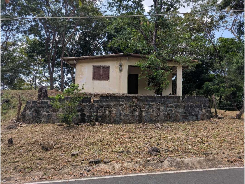 Se vende Terreno Vía Bejuco-Sorá, pocos km de Cajones de Chame