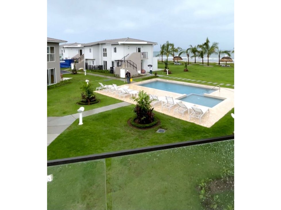 Se Vende TOWN HOME , en frente de Playa Caracol - 4