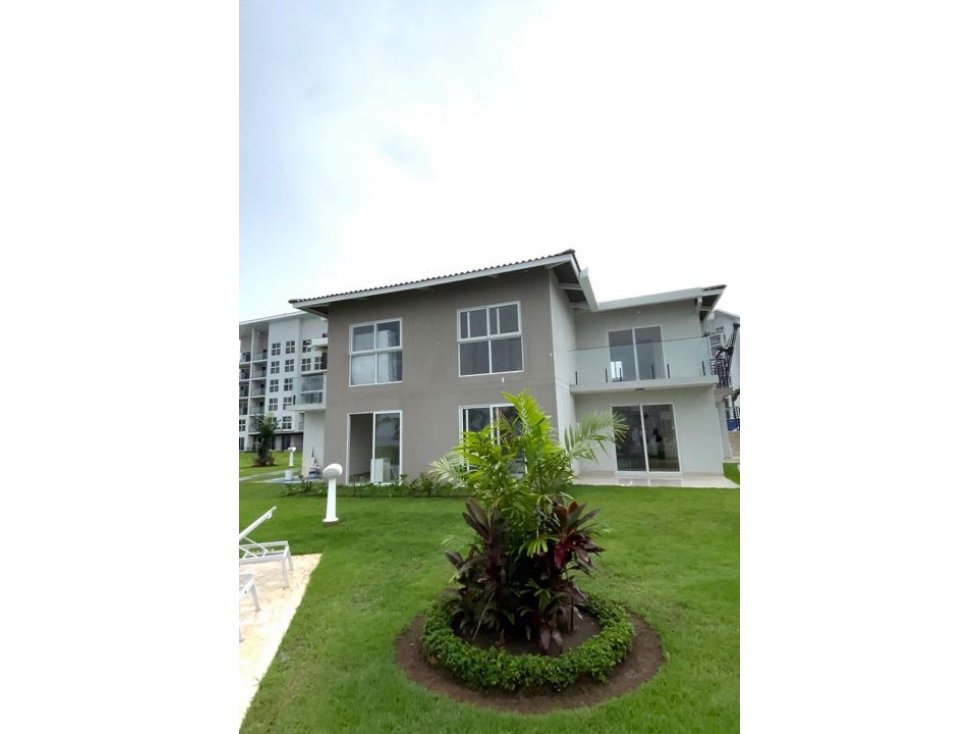 Se Vende TOWN HOME , en frente de Playa Caracol - 6