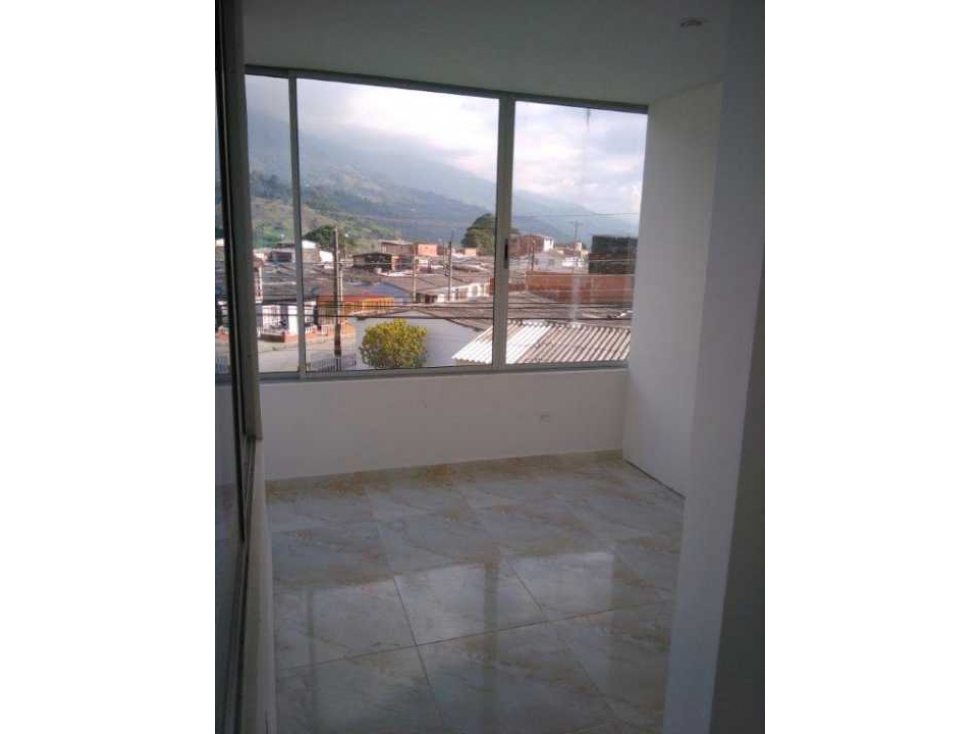 SE VENDE LOCAL CON DOS APARTAMENTOS EN CALARCA QUINDIO. - 5