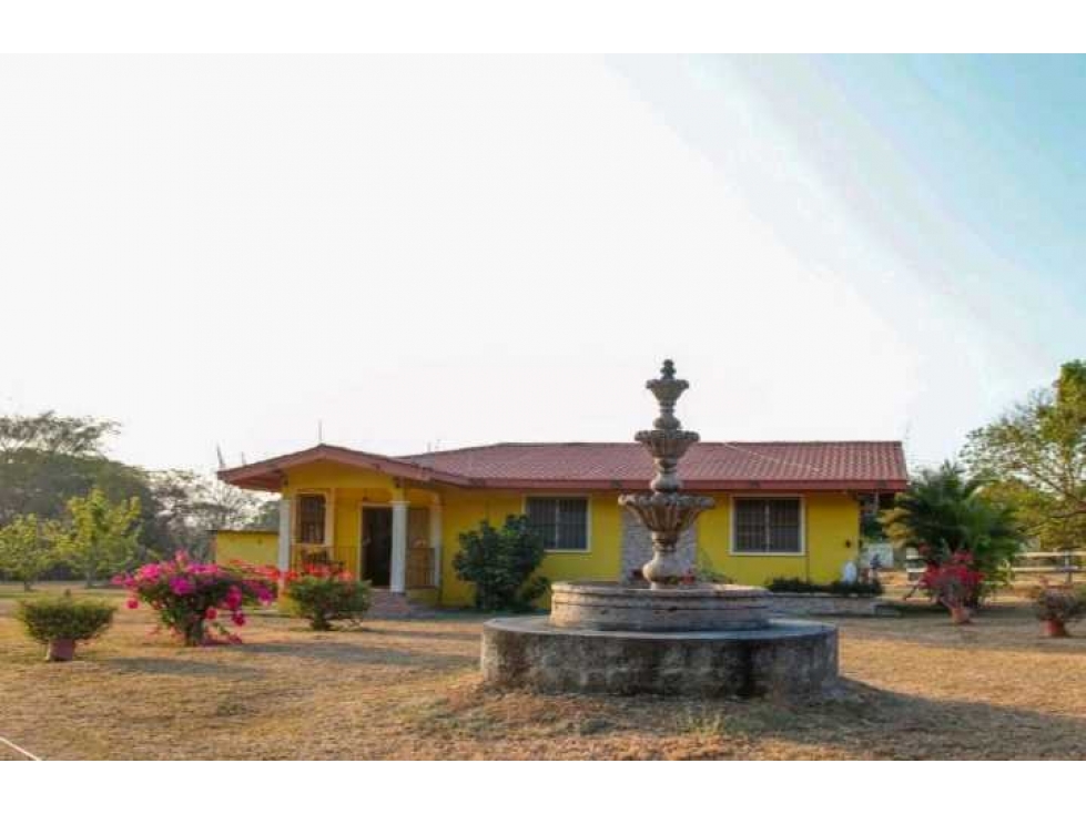 Se vende Villa Campestre con Piscina en Rio Grande
