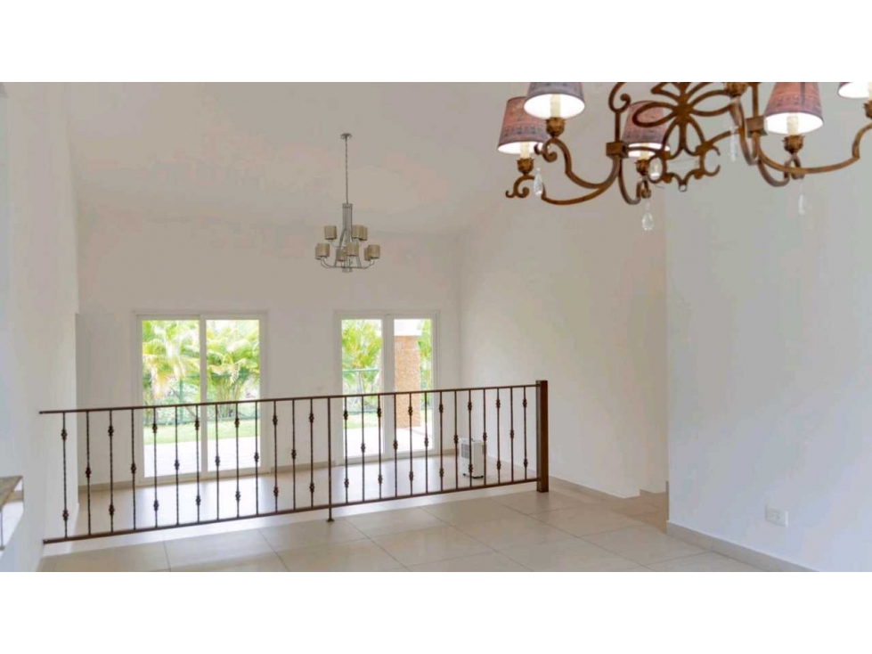 SE VENDE VILLA DE 3 REC.CON VISTA A LA NATURALEZA EN TUCAN, COCOLI(NZ) — foto 3