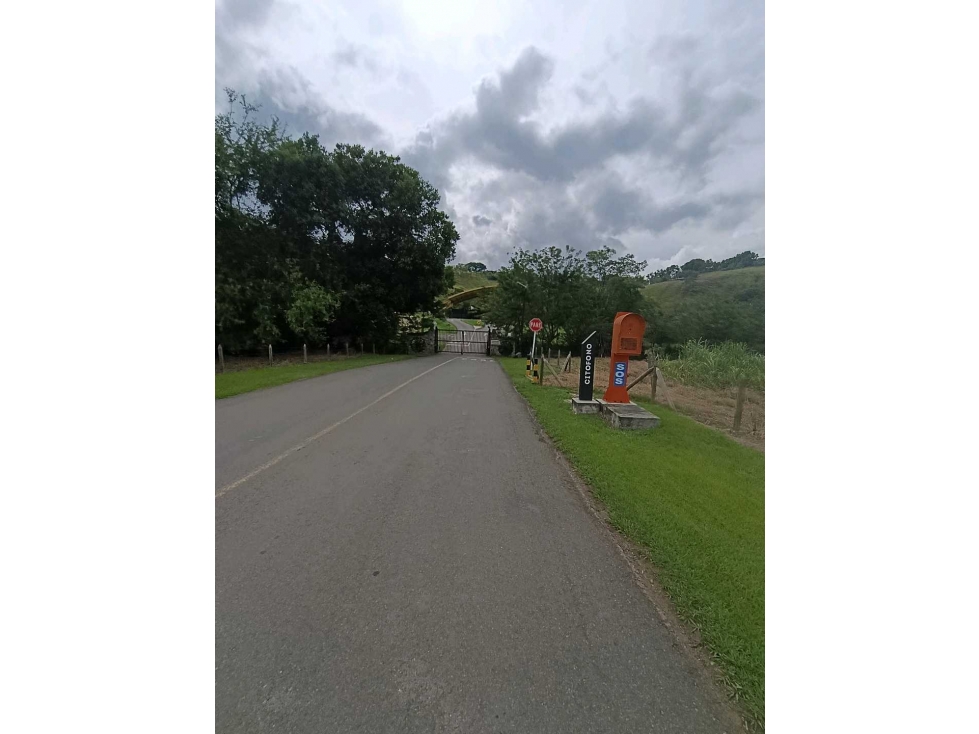 SE VENDE VILLA DE LUJO EN CONJUNTO RESIDENCIAL LAGOS DE MARACAIBO — foto 2