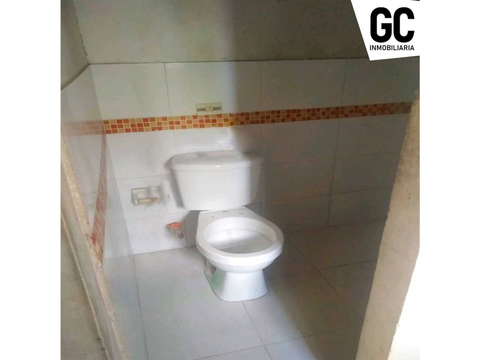 Se vende y Se arrienda Casa esquinera de 2 pisos / Las Moras, Soledad — foto 3