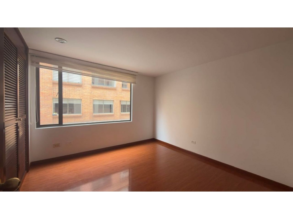 SE VENDE Y/O ARRIENDA APARTAMENTO EN LA CAROLINA 86 mts — foto 2