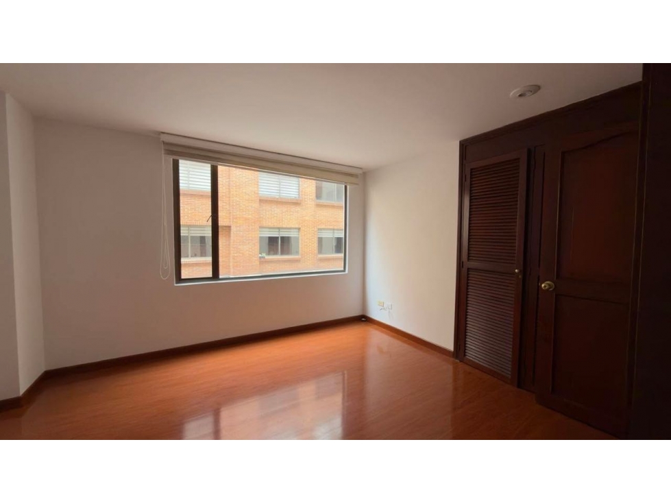 SE VENDE Y/O ARRIENDA APARTAMENTO EN LA CAROLINA 86 mts — foto 3