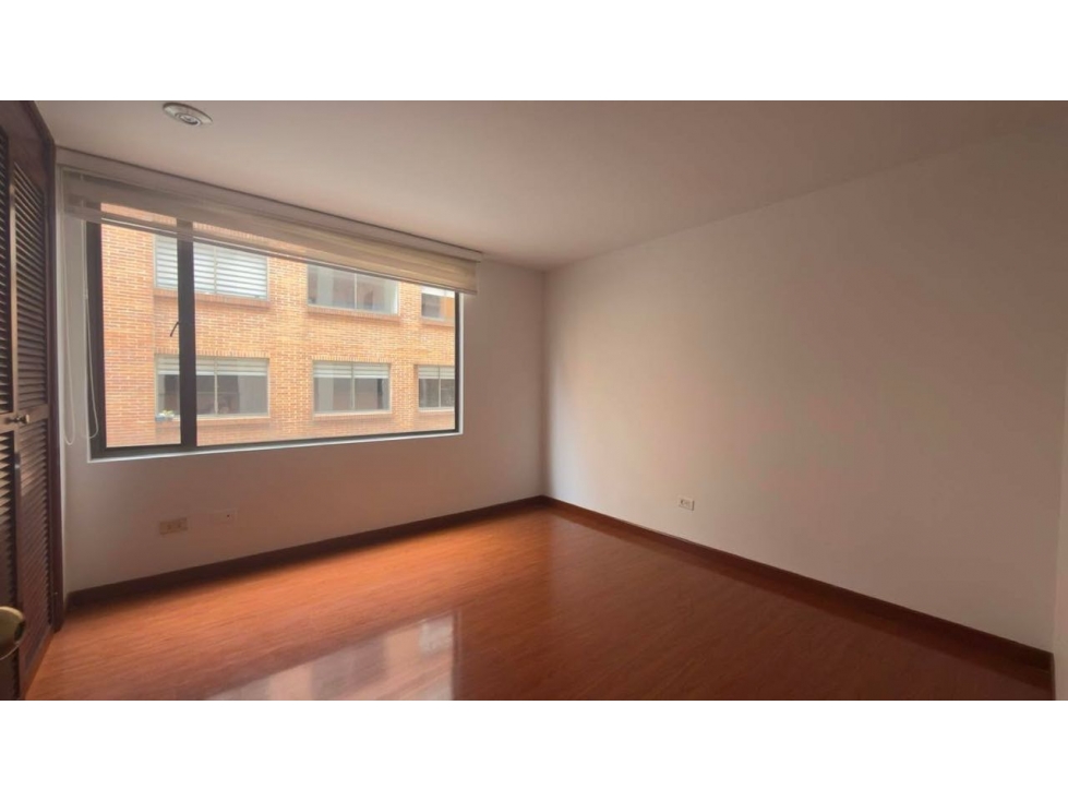 SE VENDE Y/O ARRIENDA APARTAMENTO EN LA CAROLINA 86 mts — foto 5