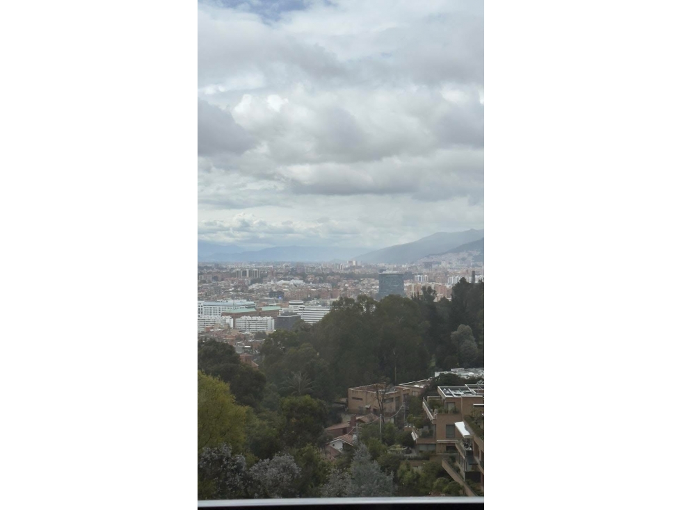 SE VENDE Y/O ARRIENDA APTO EN CHICO ALTO (Raqueta) 250 Mts + 60 terraz — foto 5