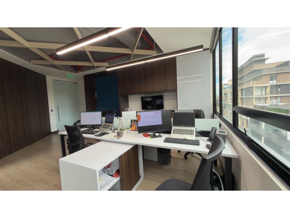 SE VENDE Y/O ARRIENDA OFICINA EN SANTA BARBARA ( 126 con 7)50 mts - 4