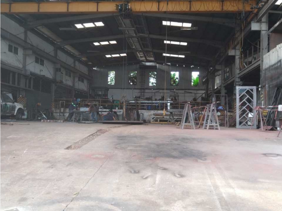 Se Vende/Alquila Galera Industrial en Pedregal de 1200m2 - 1