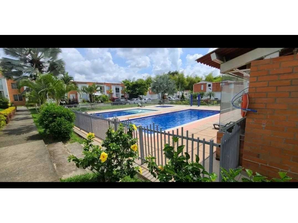 Se Vende Casa En Residencial Galicia Del Parque En Cerritos — foto 2