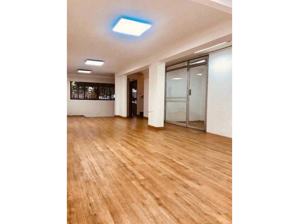 SE VENDEN O SE ALQUILA CASA COMERCIAL - 2