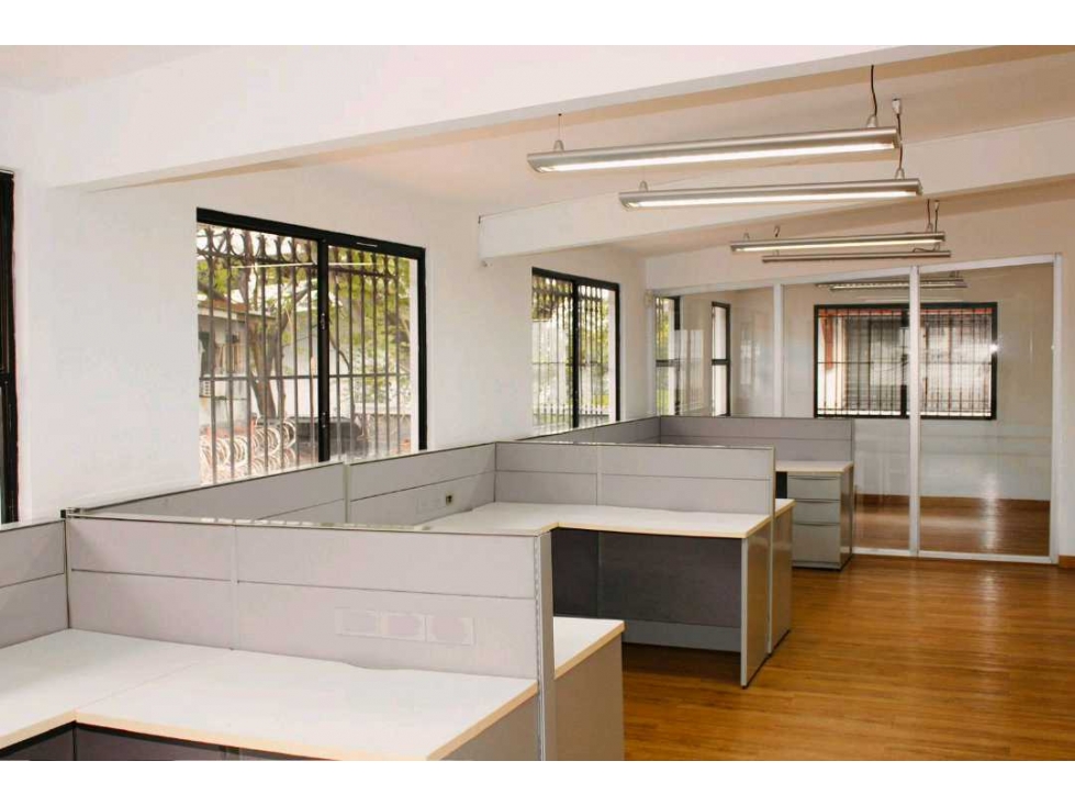 SE VENDEN O SE ALQUILA CASA COMERCIAL - 5