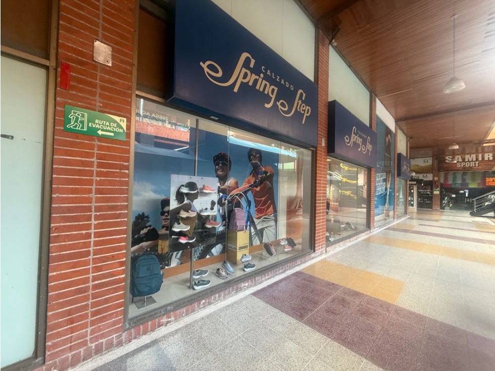 Se venden locales Centro Comercial Metrocentro, Barranquilla.