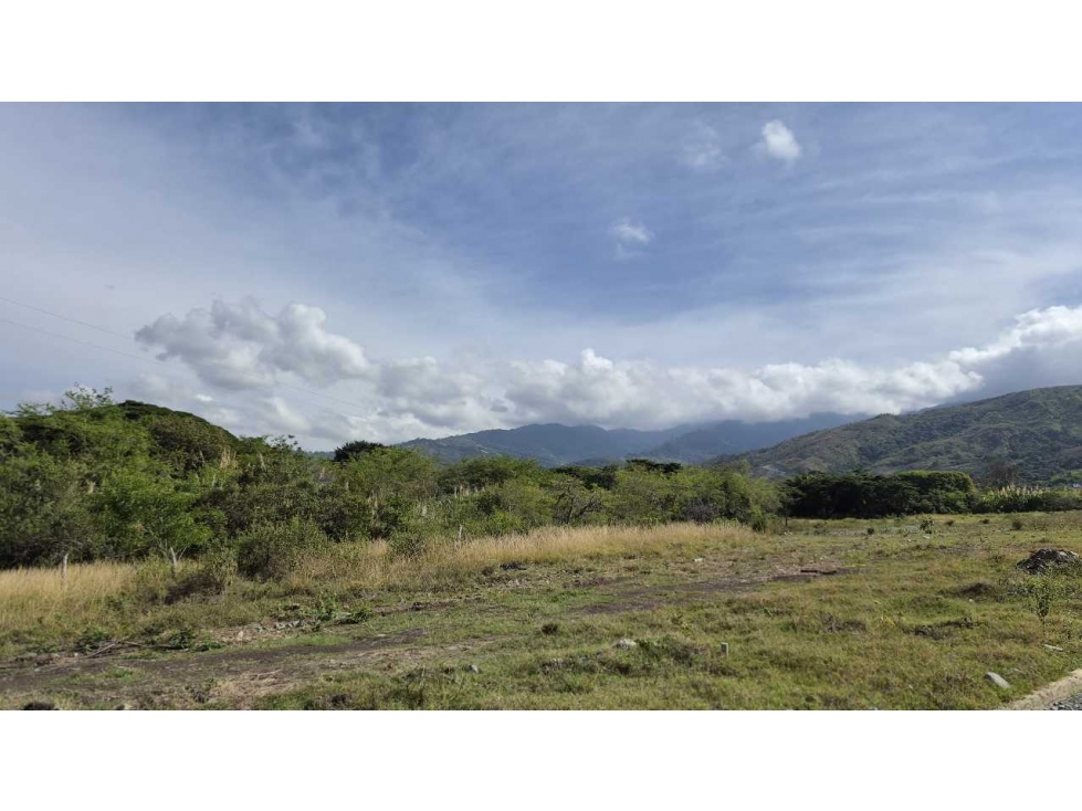 SE VENDEN LOTES CAMPESTRES EN CONDOMINIO GINEBRA - 4