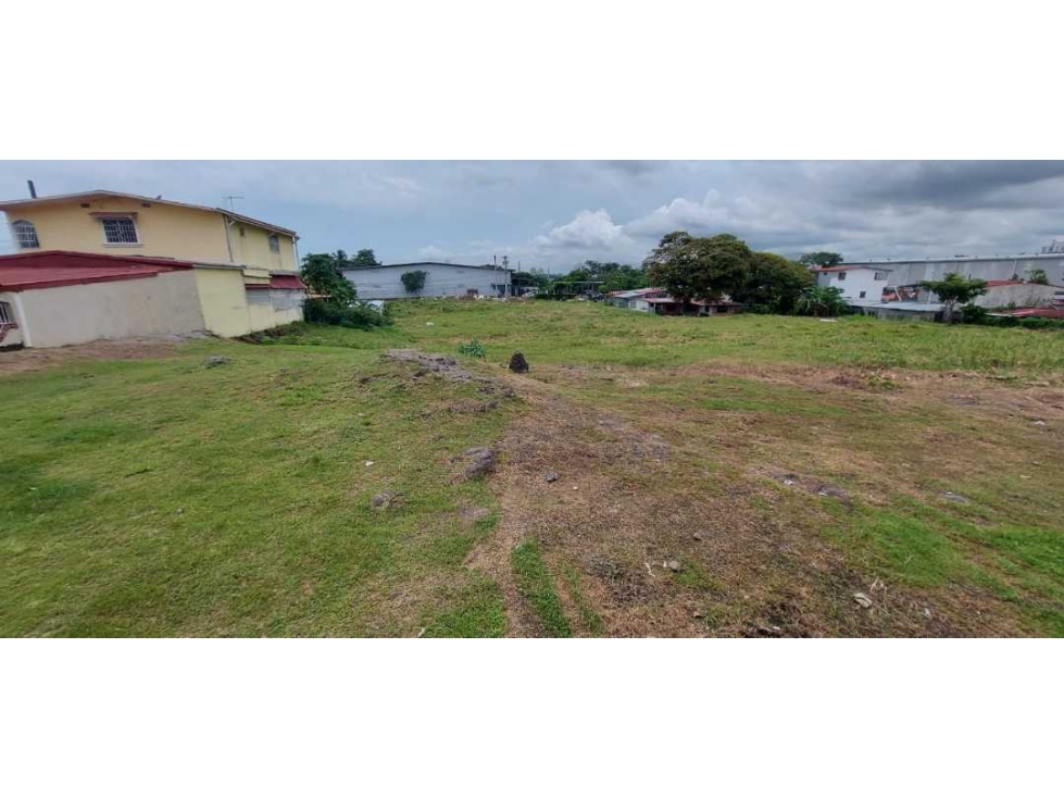 Se Vende/ Alquila Terreno en Juan Díaz - 5