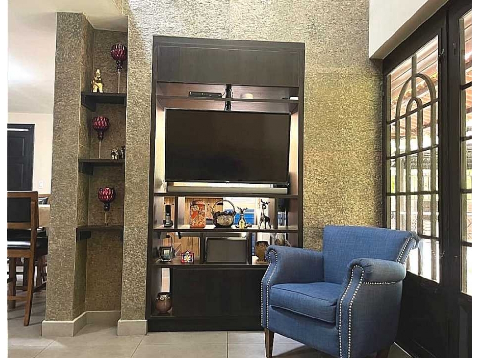Sea Confiable Vende Hermosa casa en Condado del Rey — foto 4