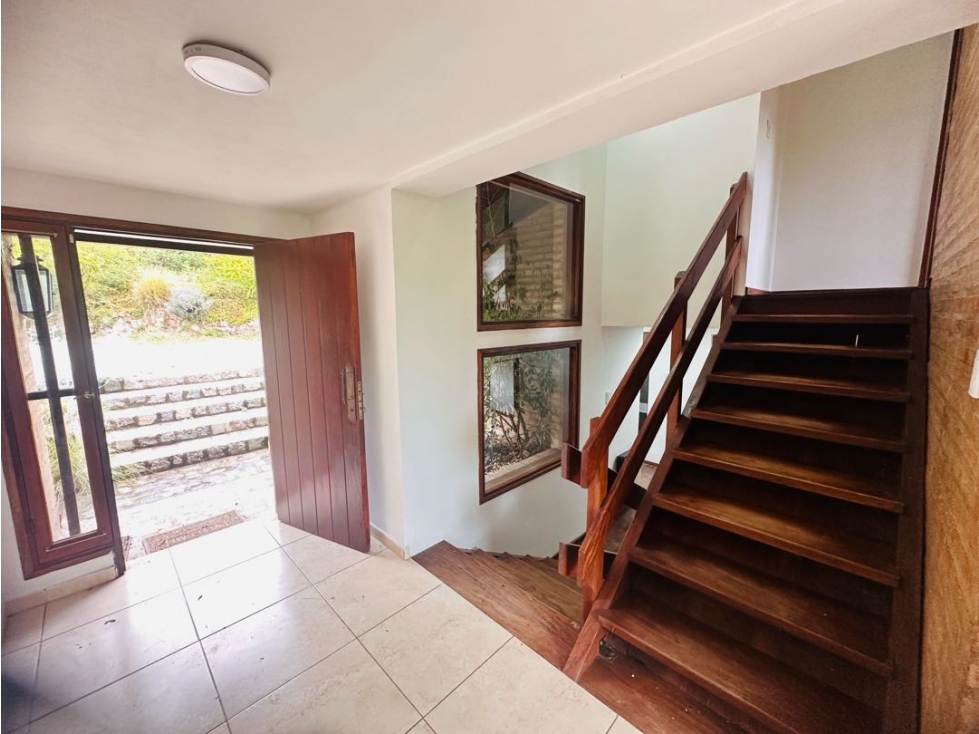 Se.alquila.imponente.casa.en. Rio Ceballos a metros de E 53 — foto 4