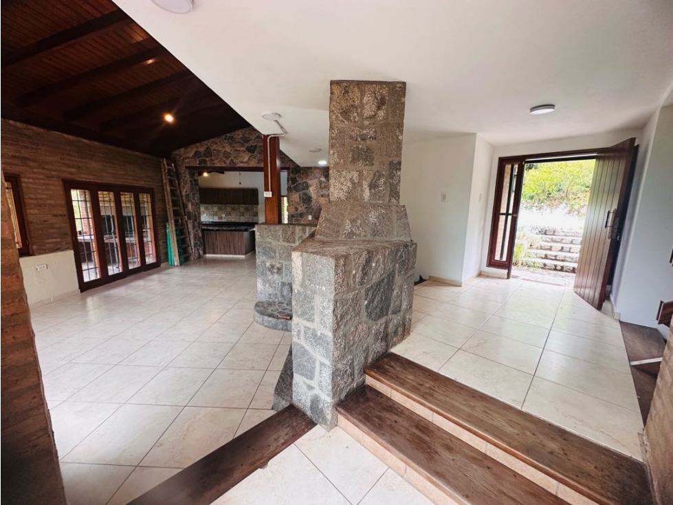 Se.alquila.imponente.casa.en. Rio Ceballos a metros de E 53 — foto 5