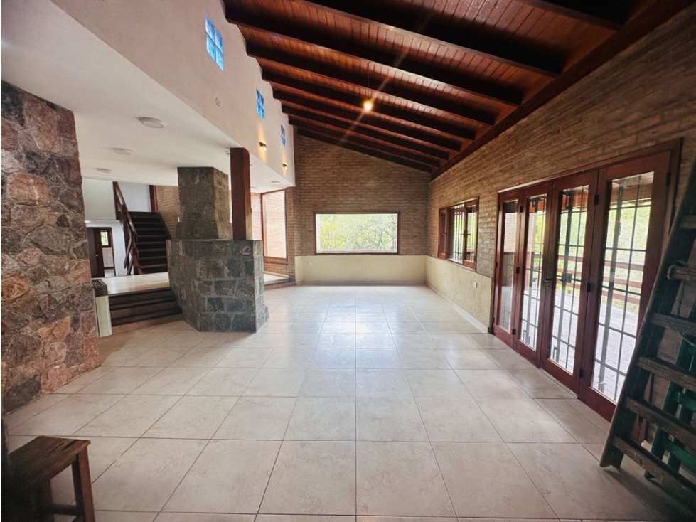 Se.alquila.imponente.casa.en. Rio Ceballos a metros de E 53 — foto 6