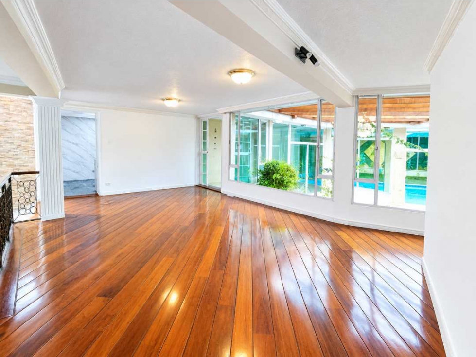 Sector Jipijapa, Casa en Renta, 450m2, 3 habitaciones, 4 parqueaderos — foto 5