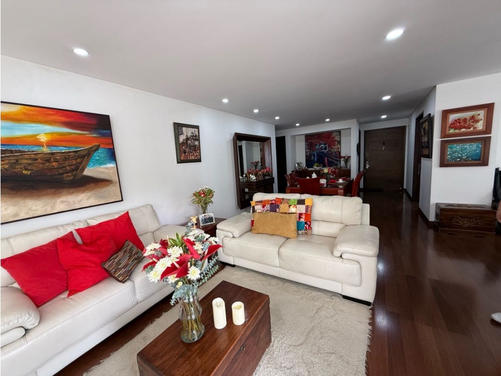 SE VENDE APARTAMENTO EN LA CASTELLANA — foto 2