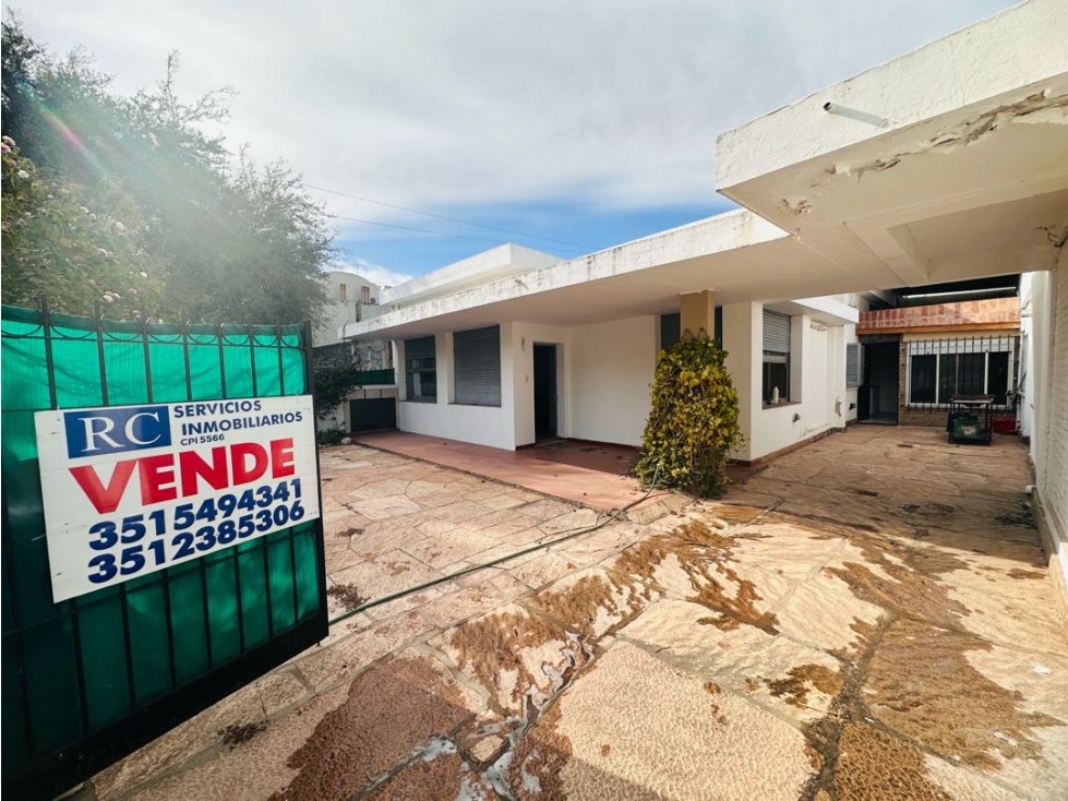Se vende casa + depto a 200 MTS de la mujer urbana - 1