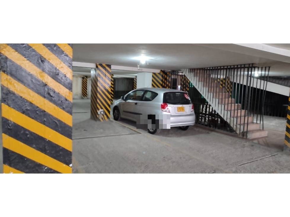 SOTANO PARQUEADERO 14 ED CONQUISTADOR AV 30 DE AGOSTO 39 B 29 33 35 - 4