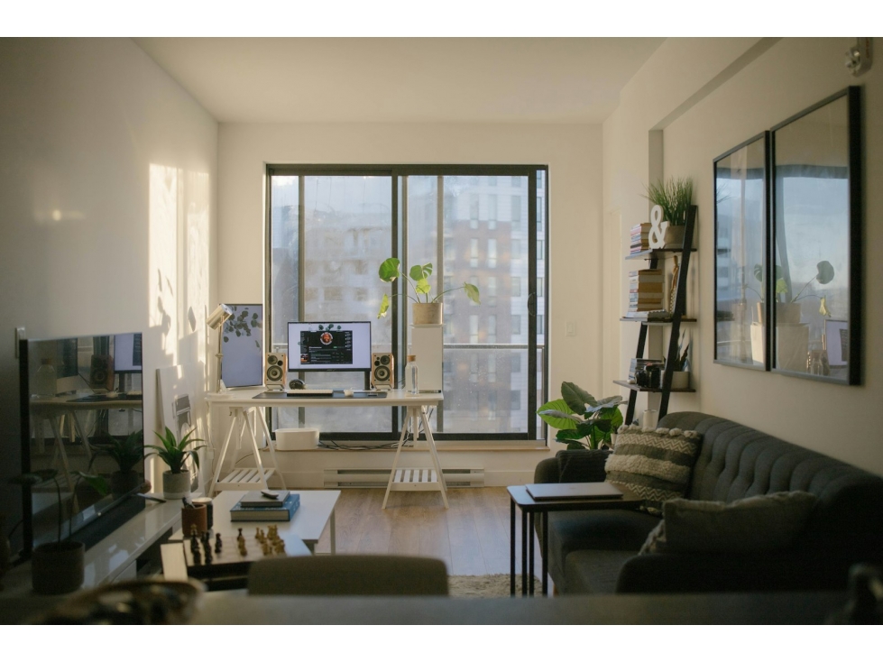 Suite con escritorio y balcón