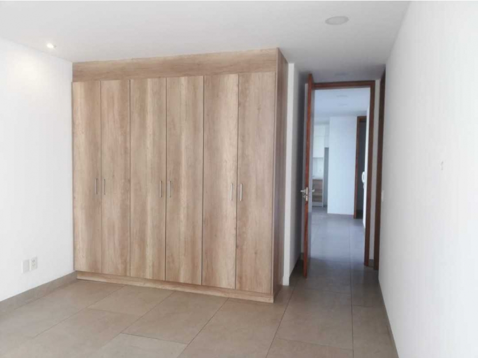 SUITE EN RENTA, SECTOR TUMBACO, CON 60m2, Y BALCON — foto 4