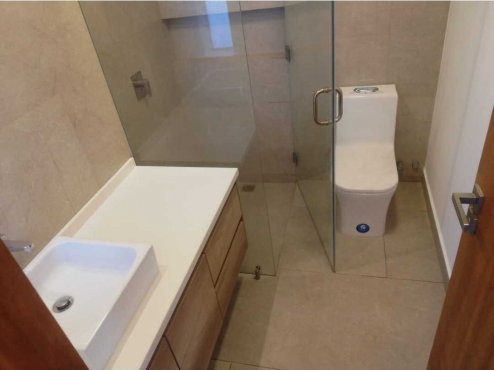 SUITE EN RENTA, SECTOR TUMBACO, CON 60m2, Y BALCON — foto 5