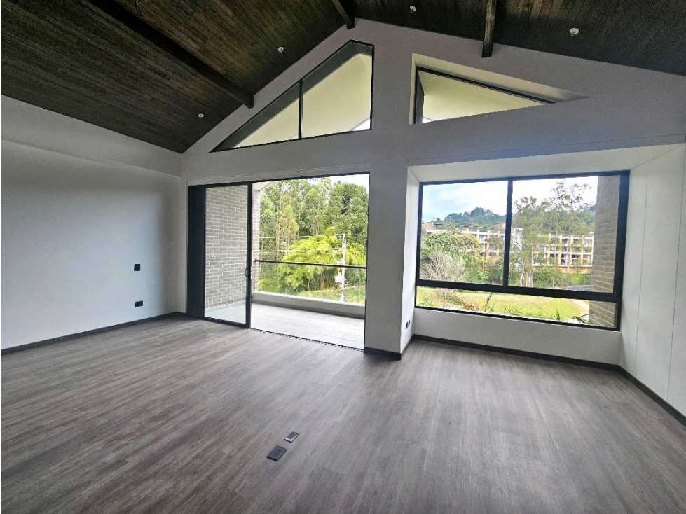 SUITE EN VENTA SECTOR LA FE EL RETIRO