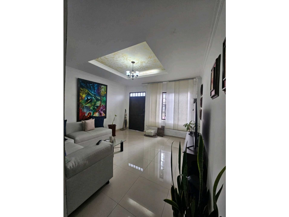 VENDO CASA GRANDE POR EL CENTRO CALLE 4 CON CRA 12, PEREIRA CF