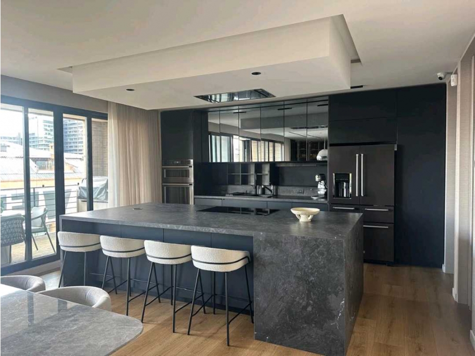 *VENDO ESTUPENDO PENTHOUSE EN CHICO NAVARRA *