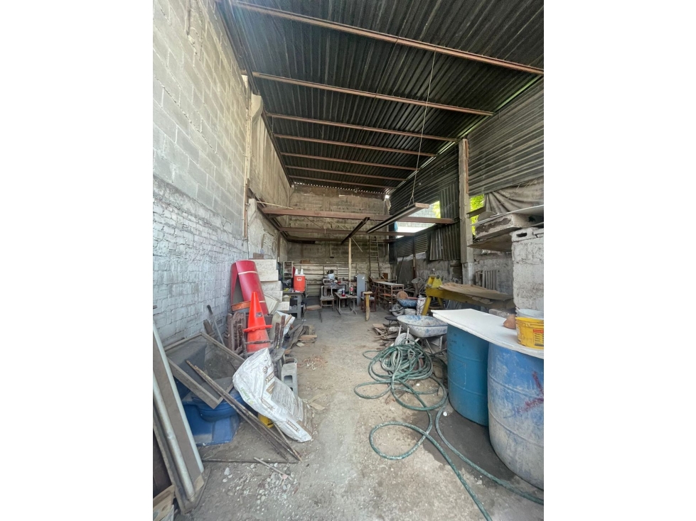 RENTA - ISAAC GARZA, Terreno 6x30mts - 4