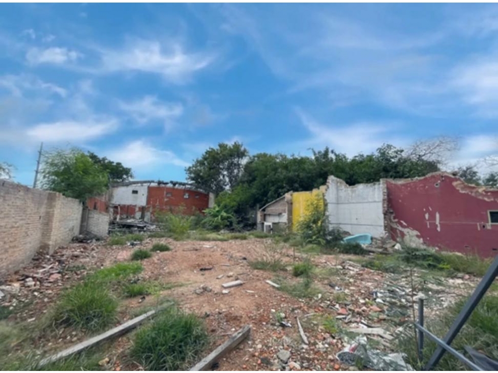 Terreno cerca del Goethe, barrio San Jorge - 2