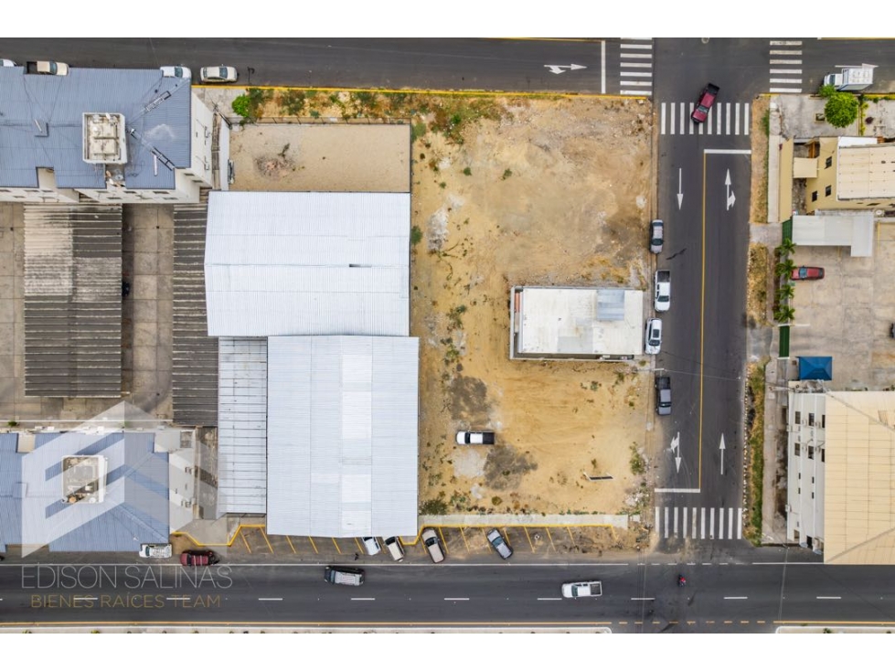 Terreno Céntrico en Av Carlos Espinosa Larrea Salinas 2,500m2 - 1